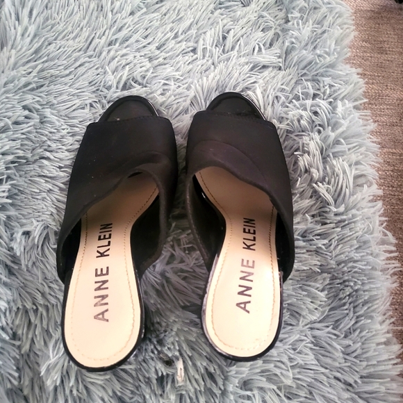 Ankle Klein black mule sandals with block heel. Size 6 - Picture 1 of 7